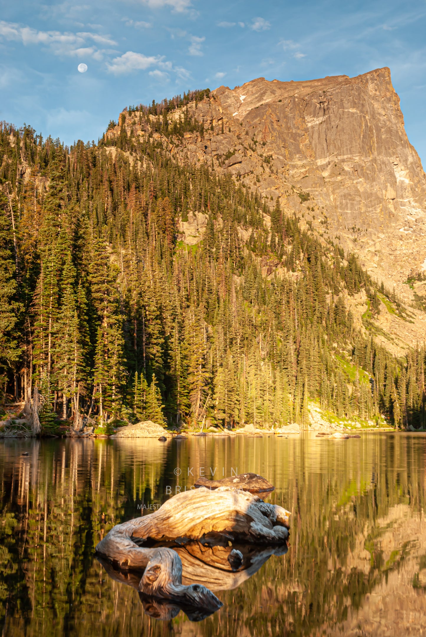 A MAJESTIC SCENE IN THE COLORADO ROCKIES