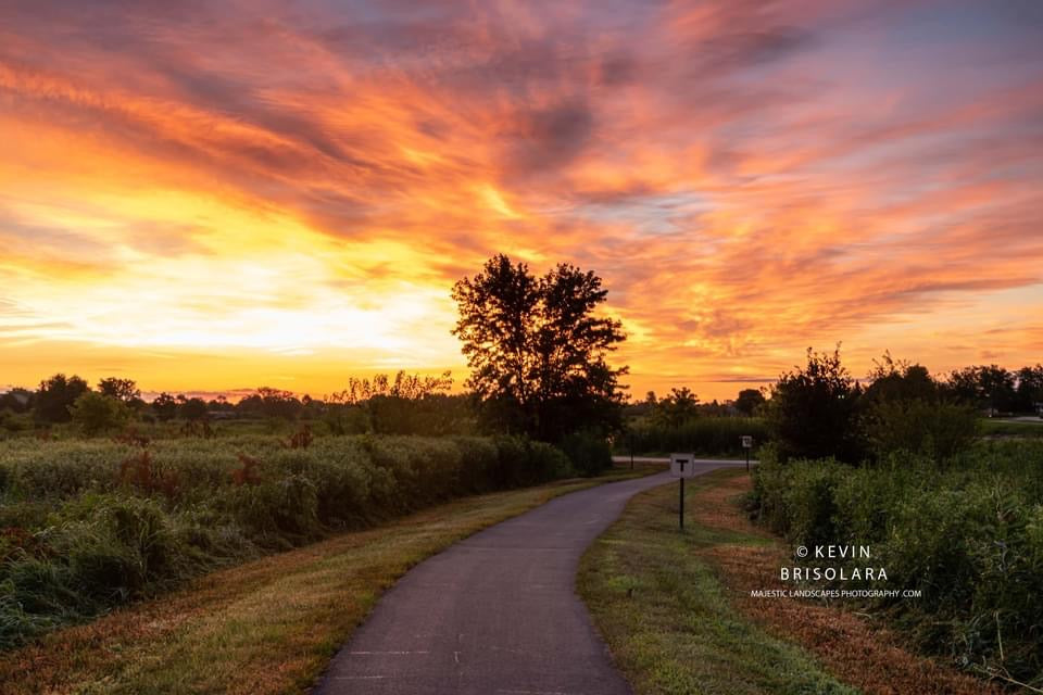 A MAGNIFICENT SUNRISE OVER THE PRAIRIE